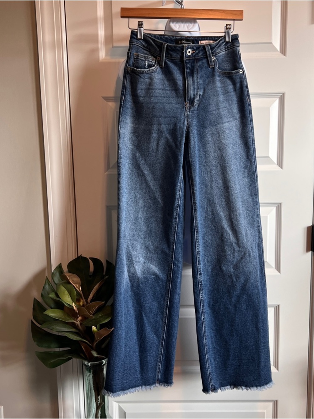 BCBGeneration High Waist Wide Leg Jeans Size 1/25 Raw Hem